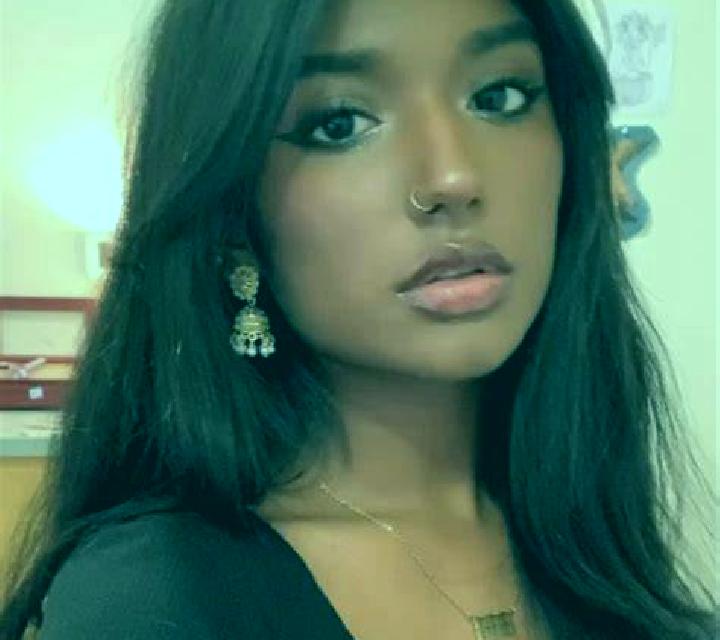 Senna Gammour model portrait